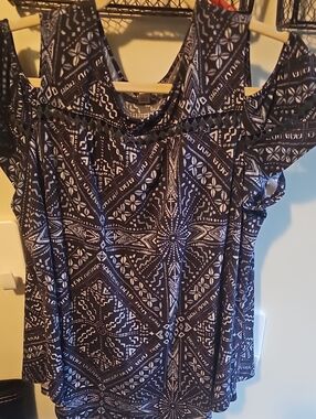 Cato Dark Blue & White Patterned Cold-Shoulder Top